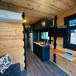 Bitez Tiny House & מלון