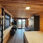 Bitez Tiny House & מלון *