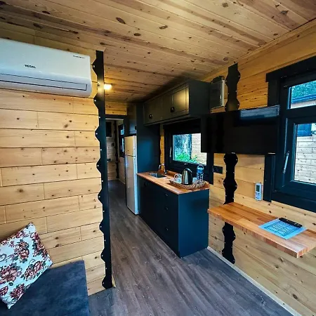 Bitez Tiny House & Hotel