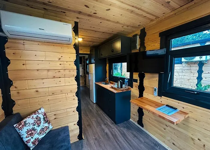 Bitez Tiny House & Hotel